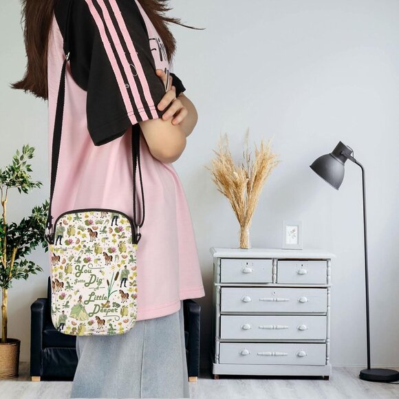 Versatile Princess Inspired Messenger Bag - Perfect for Gifting and Everyday Use - Picture 4 of 6